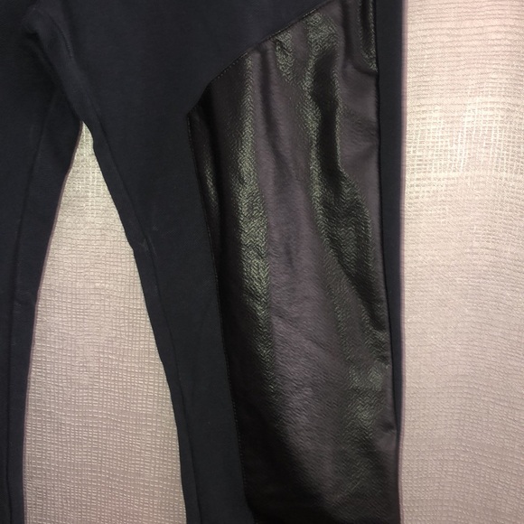Super cute BCBG leggings. - Picture 2 of 8